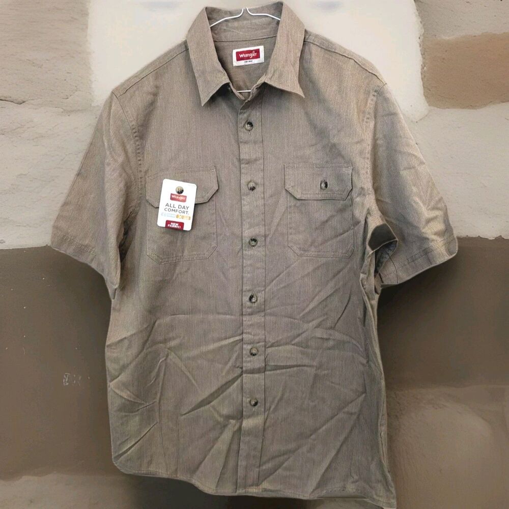 NWT Wrangler All Day Comfort Shirt Epic Soft Flex Chest Pockets mens Sz S Khaki